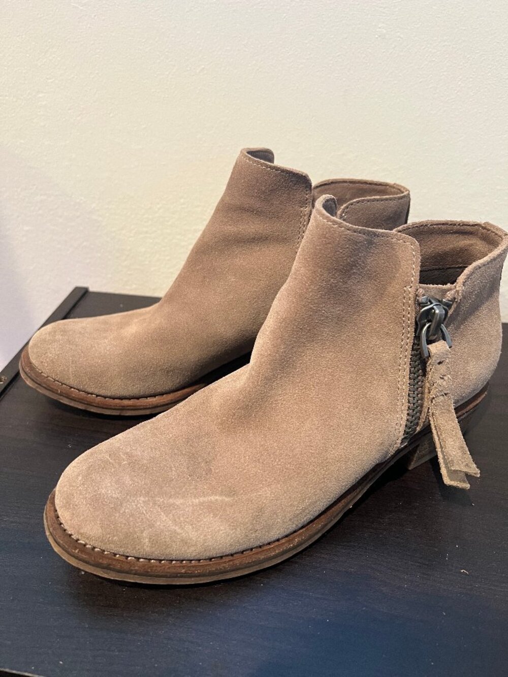 Dolce Vita Sutton Suede Ankle Boots Taupe/Tan 6.5